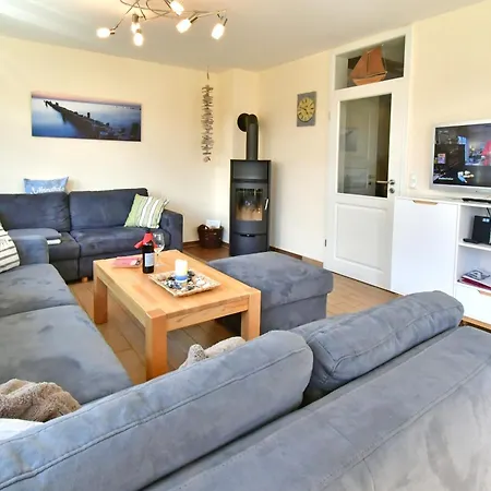 Holiday home Haus Strandmuschel Zingst