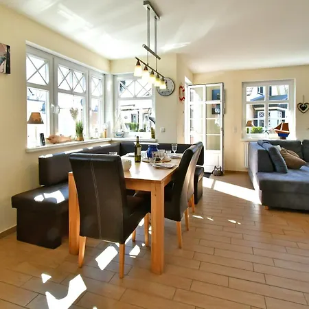 Haus Strandmuschel Holiday home Zingst